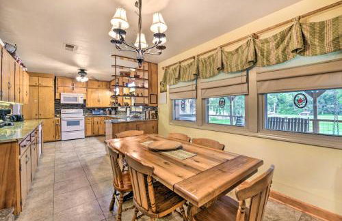 Campbell Retreat in Maggie Valley with Deck! - Foto 14