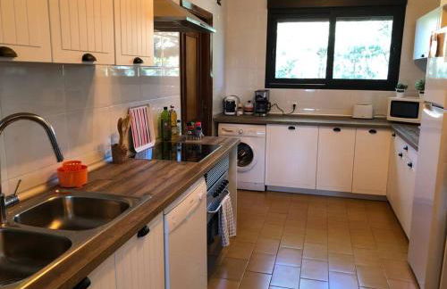 Villa Rana, con amplio jardín, barbacoa y piscina - Foto 28