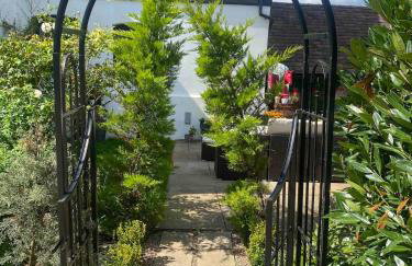 Upper House Stunning Country Home - Photo 61