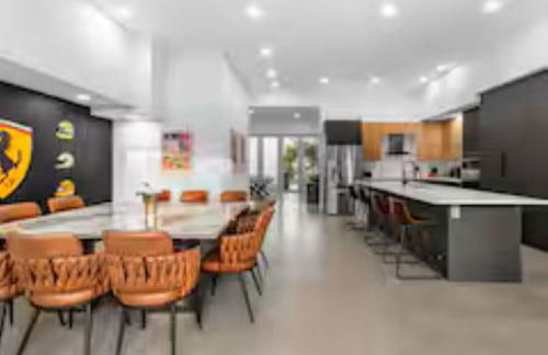 Unique Private Racing Track Villa in Miami Cinema - Foto 43