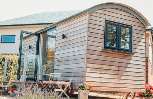 Elmhut Shepherd's Hut with Hot Tub - Foto 19