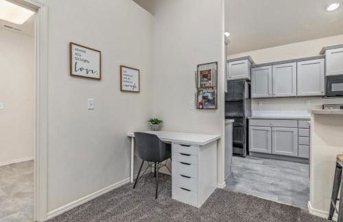 Modern Luxurious 4-bedroom Centrally located home - Foto 50