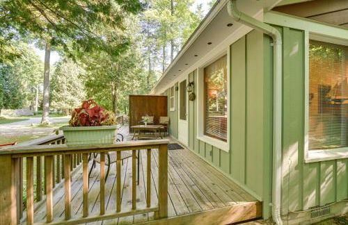 Pine Cottage Duplex with Deck Walk to State Park! - Foto 21