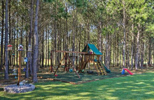 Bright Hopkins Home with Game Room and Fire Pit! - Foto 41