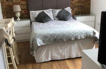 Stunning Studio1, Banstead with free off st parking - Foto 1