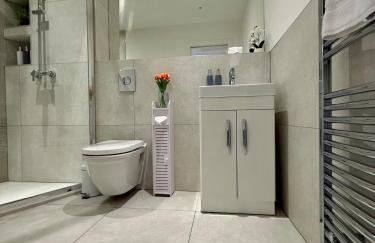 Great Quiet & Brand New Flat With Great Transport Links in Bushey - Foto 8