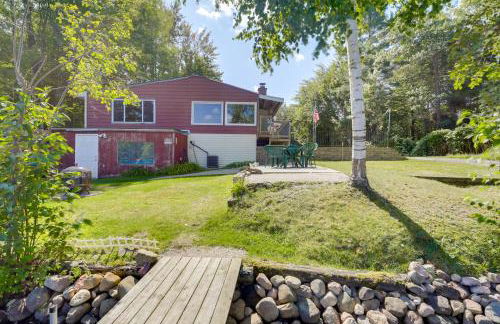 Lakefront Suring Home with Pool Table and Views! - Foto 43