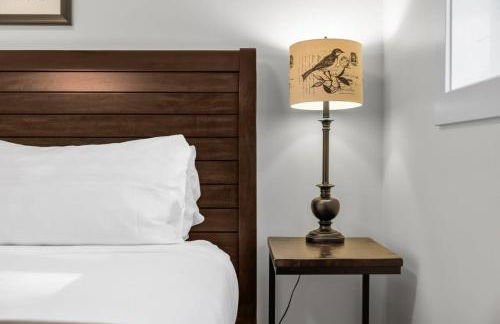 Capri Unit 001 in the Heart of Downtown TC - Foto 14