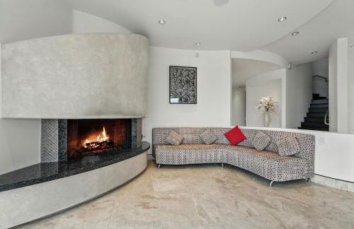 The Wave House! Custom Gem with Panoramic Views, Fire Pit, BBQ, Pool Table - Foto 59