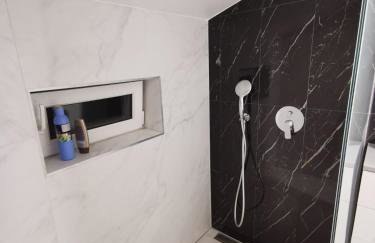 Premium Two-bedroom Apartment - Photo 25