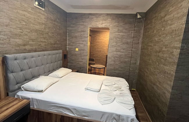 La Vie Suit Hotel - Photo 20