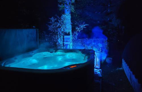 Kwietna łąka na szlaku - Foto 12