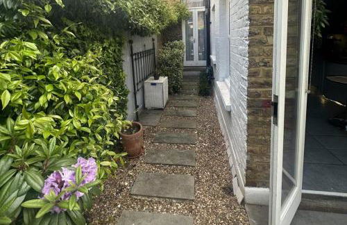 House - Sleeps 4 - Garden - Pets Ok - Parking - Photo 23