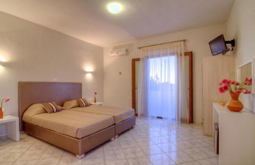 Antigoni Villa, Spacious Nature Retreat with Pool, By ThinkVilla - Foto 25