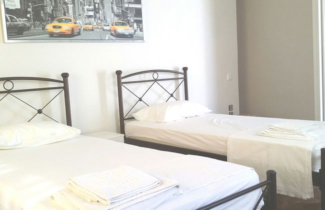 Gatis House - Photo 5