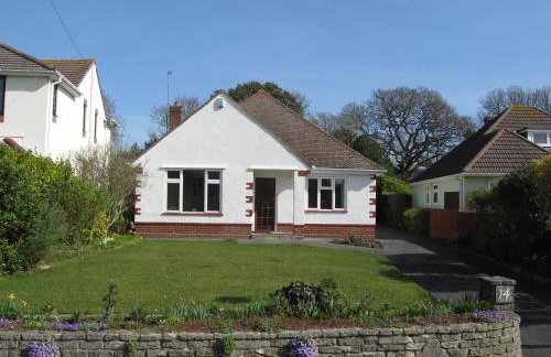 AVON BEACH RETREAT by BOURNECOAST- A Lovely Bungalow by the Sea with a Garden and Parking - HB2087 - Foto 13