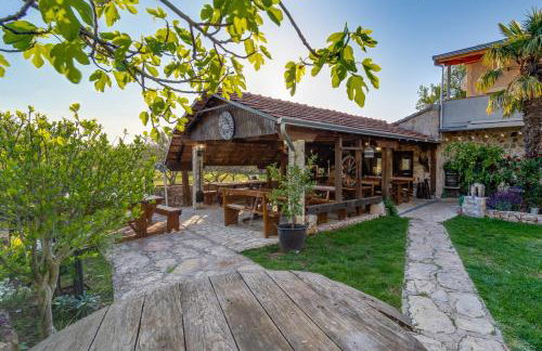 Promina luxury villa with 72sqm Heated Pool, Jacuzzi, Infrared Sauna, Tennis court, Media room - Foto 50