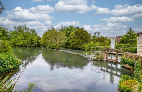 Beautiful Home In Nanteuil-En-Vallée With Wifi - Foto 24