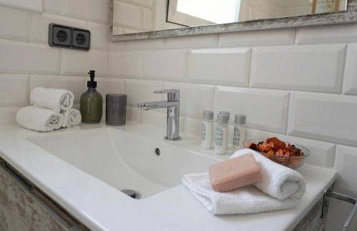 BlueLine 25km BCN-Piscina, sauna y vistas al mar - Photo 16