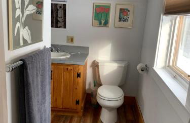 Charming barn loft - all amenities on 60 acre farm in the White Mountains of NH - Foto 5