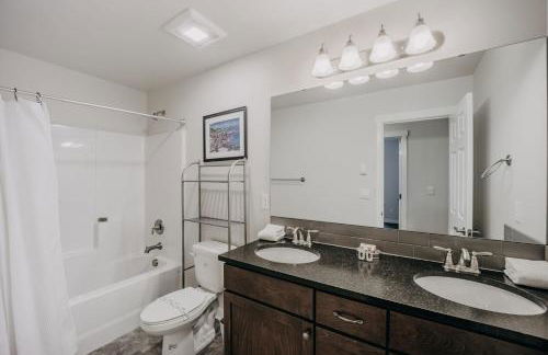 47MF - WiFi - Fireplace - Sleeps 6 - Foto 22