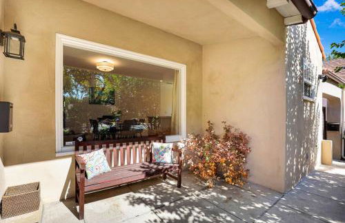 Charming 2BR 2BA Los Angeles Home with Character - Foto 10
