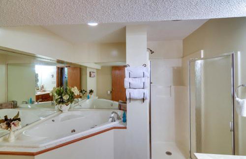 Burnside Resort Cabin with Hot Tub and Outdoor Spots! - Foto 19