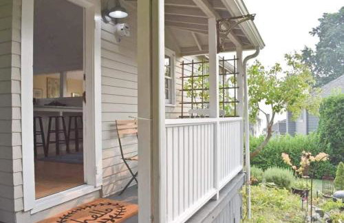 Charming Beach Cottage with Ocean Views & Sauna - Foto 28