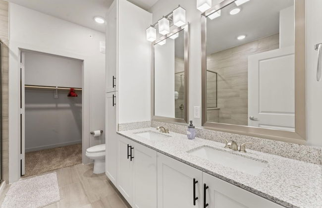 Top Floor 2BR King Beds Suite 8 Min to Downtown - Foto 12