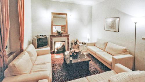 7 Bedroom Stunning Home In Ardentes - Foto 2