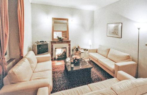 7 Bedroom Stunning Home In Ardentes - Foto 2