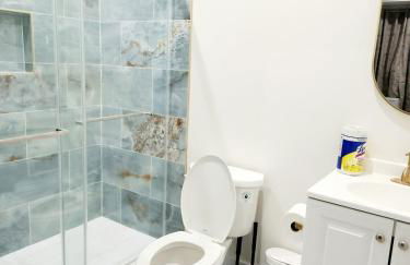 Cozy 2BR in Newark for Families, Work & Long Stays - Photo 31