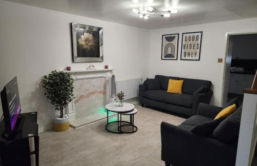 My Holiday Home -2 Bed House-Free Parking - Foto 3