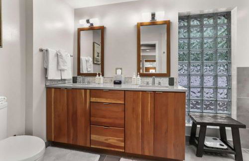 Sojourn Beautiful Home with Beach Access & Backyard - Foto 38