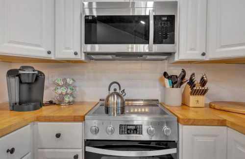 The White Lodge 4BDR Sleeps 8 with Fire Pit - Foto 16