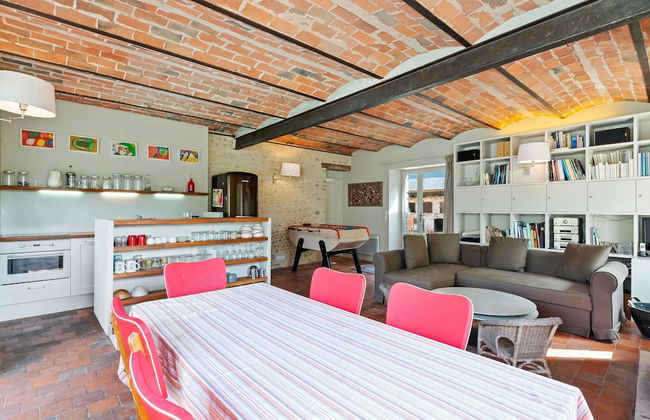 Charming Holiday Home in Yevre-la-ville With Pool - Foto 38