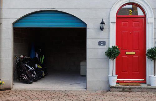 Saintfield Centre - Sleeps 8 - Garage & patio - Foto 15