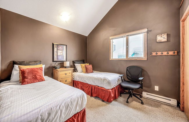 Fresh Tracks Retreat Ski In Out Hot Tub - Photo 11