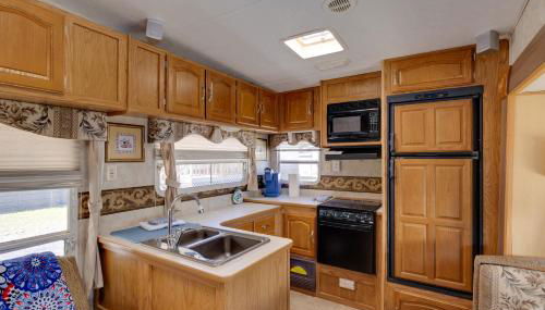 2 Mi to Lake Guntersville Peaceful Camper Home - Foto 5