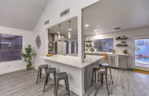 Peaceful Oasis Near Strip & Airport Pool Spa - Foto 6