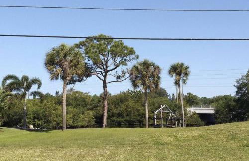 Lemon Bay Hideaway, Retro Beach Bungalow - Foto 28