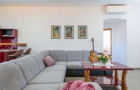 Lovely Home In Nedescina With Wifi - Foto 16