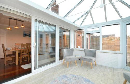 Dassia-Rural Bungalow, Dog Friendly with Hot Tub Near Gurnard - Foto 12