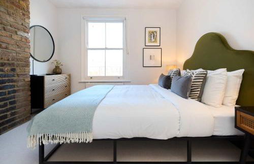 Behind the Blue Wall - Foto 23