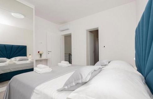 Cozy Home In Veliki Brocanac - Foto 35