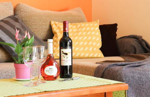 VILLA EBER - independent 1 & 2 bedroom apartments, pool, air con, fast Wi-Fi, near old town of Albufeira and beaches - Foto 37