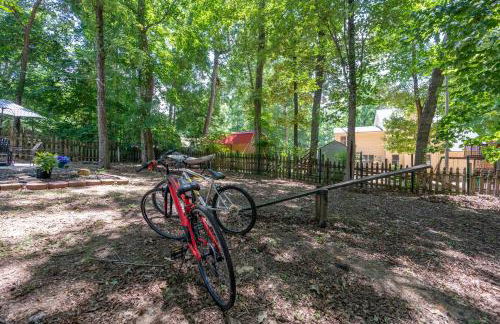 Kernersville King Beds Hot Tub Arcade Firepit - Photo 53