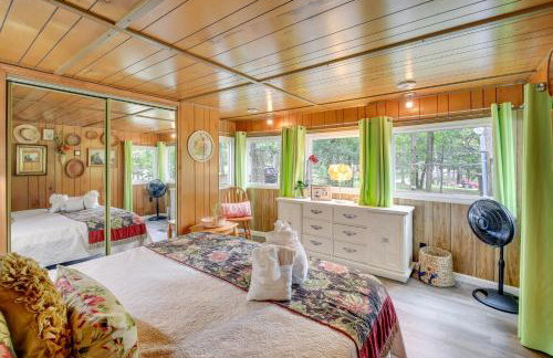 Waterfront Royal Home with Dock and Patio! - Foto 13