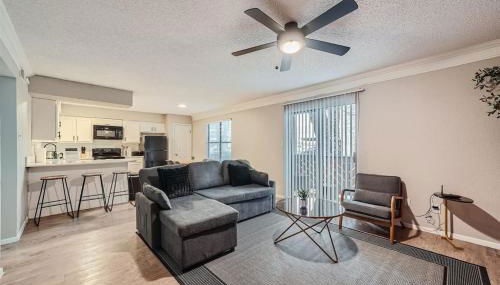 Your Chill 2B Getaway - 10min to DTWN - W/D, Pool, Prkg - Foto 5