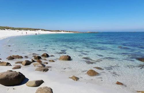 Maison néo bretonne rénovée à 2mn à pied d'une jolie plage - Foto 4